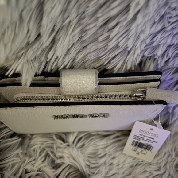 NWT White Michael Kors Jet Set Med Bi-fold Leather Wallet - Picture 4 of 5